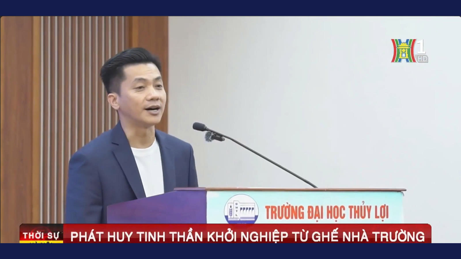 Robert Nguyễn Huy phát biểu tại Trường Đại học Thủy Lợi, phát trong bản tin Thời sự kênh Hà Nội 1